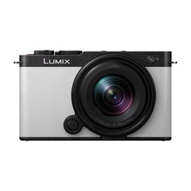 Panasonic Lumix DC-S9 (Rauchweiß) + Lumix S 18–40 mm F/4,5–6,3
