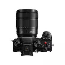 Laden Sie das Bild in den Galerie-Viewer, Panasonic Lumix DC-S5D+S 28–200 mm f/4.0–7.1 Makro-OIS.