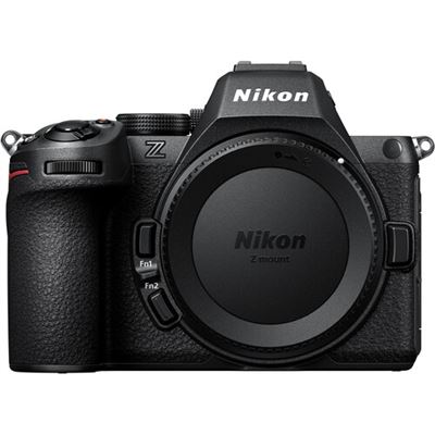 Nikon Z5 II + 24-70 mm f/4 S Objektiv