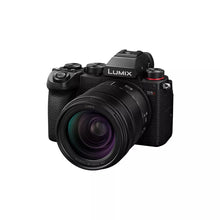 Laden Sie das Bild in den Galerie-Viewer, Panasonic Lumix DC-S5D+S 28–200 mm f/4.0–7.1 Makro-OIS.