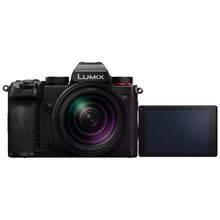 Laden Sie das Bild in den Galerie-Viewer, Panasonic Lumix DC-S5D+S 28–200 mm f/4.0–7.1 Makro-OIS.