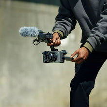 Laden Sie das Bild in den Galerie-Viewer, Sony Cinema Line ILME-FX2