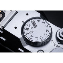 Laden Sie das Bild in den Galerie-Viewer, Fujifilm X-M5 Silber + Zoom