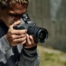 Laden Sie das Bild in den Galerie-Viewer, Sony Cinema Line ILME-FX2