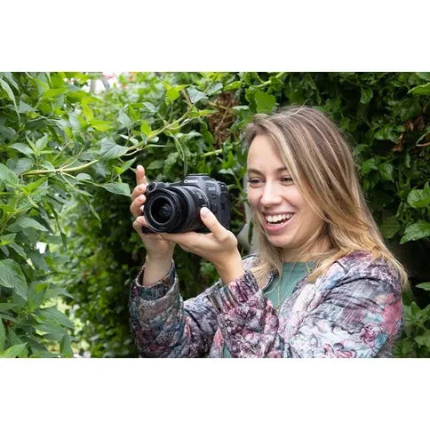 Canon EOS R8 + RF 24mm F/1.8 Makro IS STM