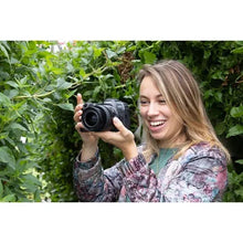 Laden Sie das Bild in den Galerie-Viewer, Canon EOS R8 + RF 24mm F/1.8 Makro IS STM
