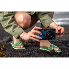 Laden Sie das Bild in den Galerie-Viewer, Panasonic Lumix DC-S9 (Schwarz) Gehäuse