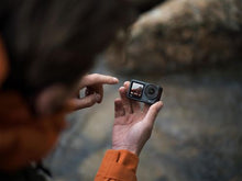 Laden Sie das Bild in den Galerie-Viewer, DJI Osmo Action 4 Standard Combo