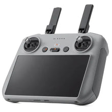 Laden Sie das Bild in den Galerie-Viewer, DJI Mavic 4 Pro + DJI RC 2 Controller