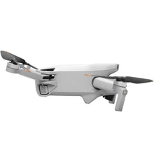 Laden Sie das Bild in den Galerie-Viewer, DJI Mini 3 Fly More Combo + RC Smart controller