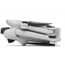 Laden Sie das Bild in den Galerie-Viewer, DJI Mini 3 Fly More Combo + RC Smart controller